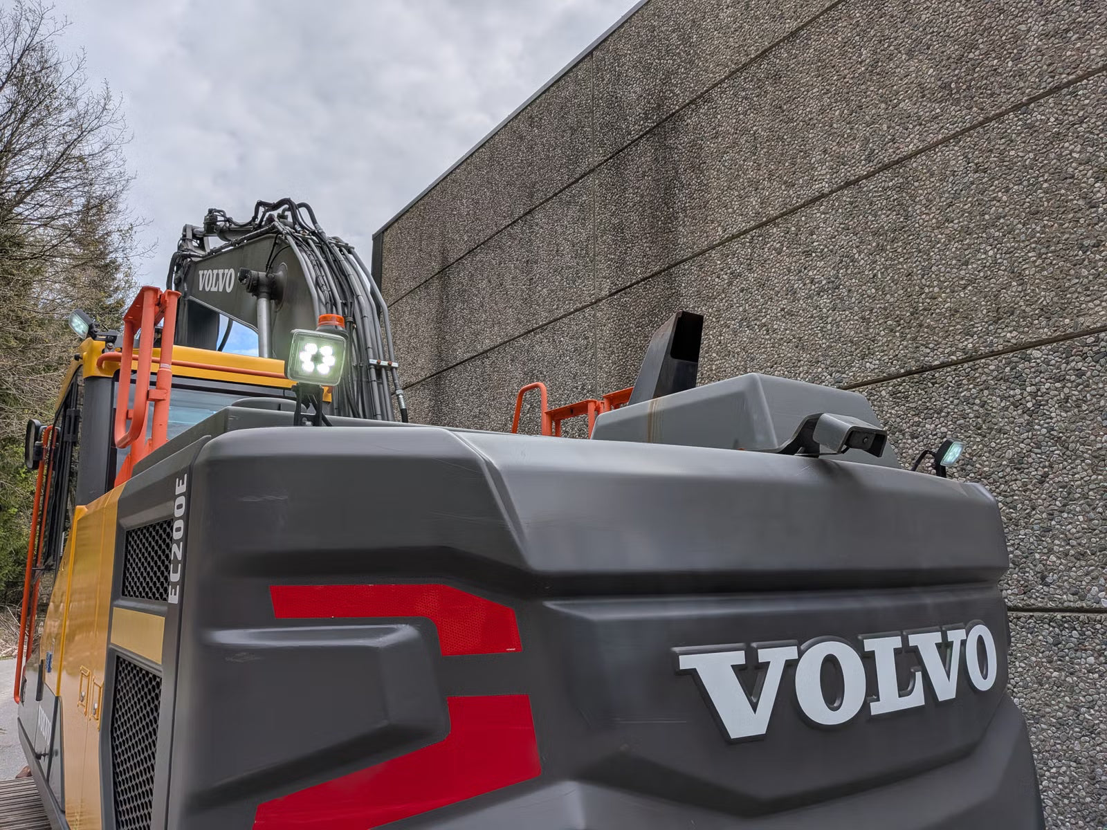 Pelle Volvo EC200E