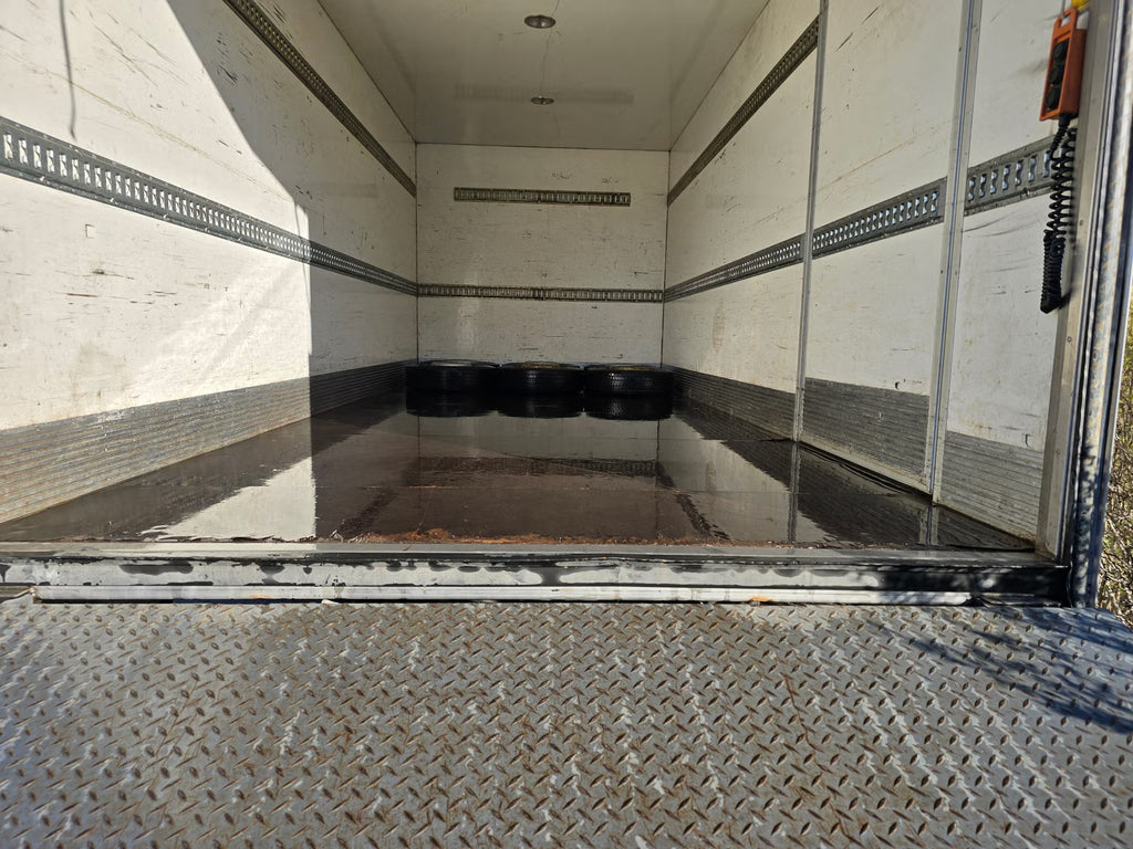 Camion Mercedes-Benz 818