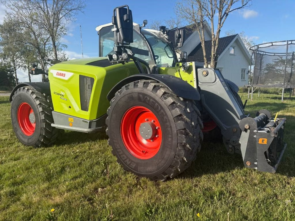 Tracteur CLAAS Scorpion 741 Varipower