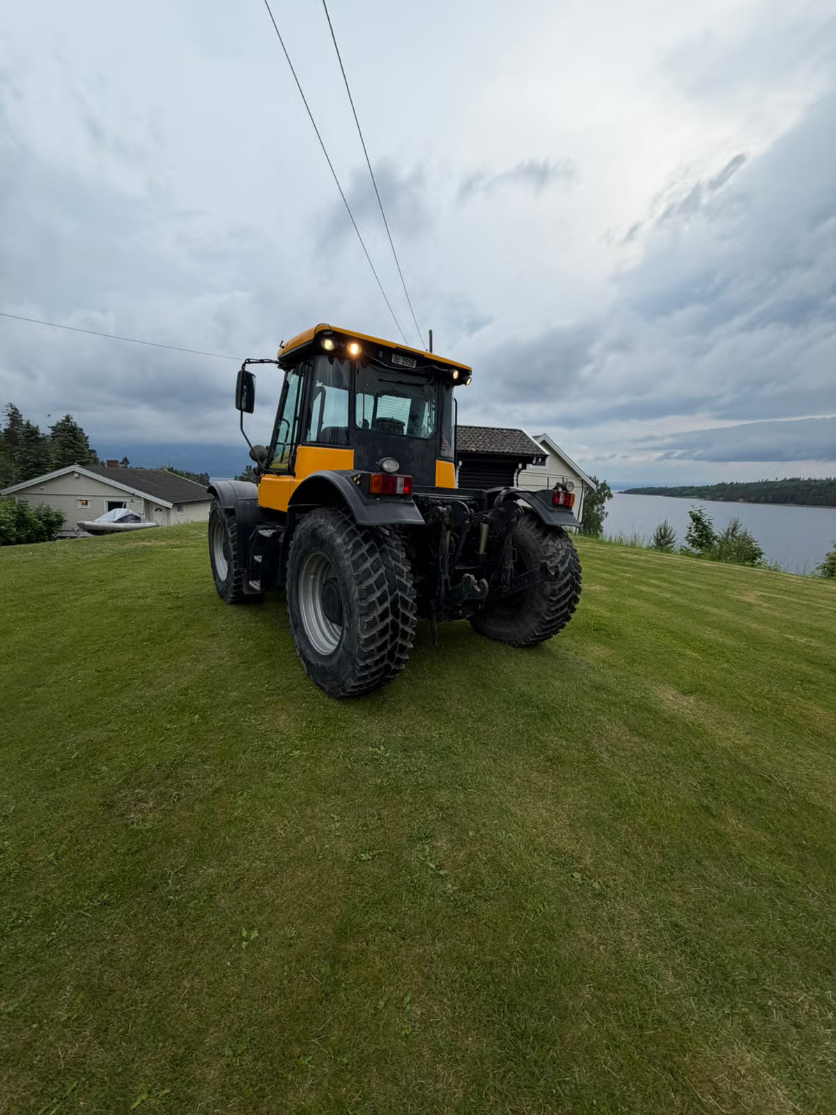Tracteur JCB 3220