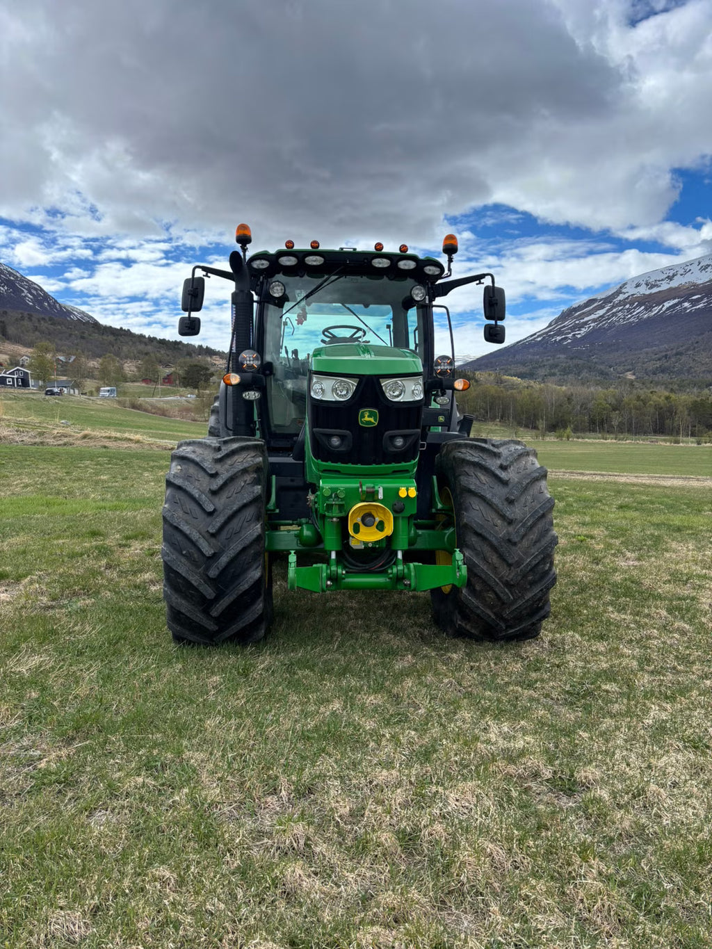Trator John Deere 6150R