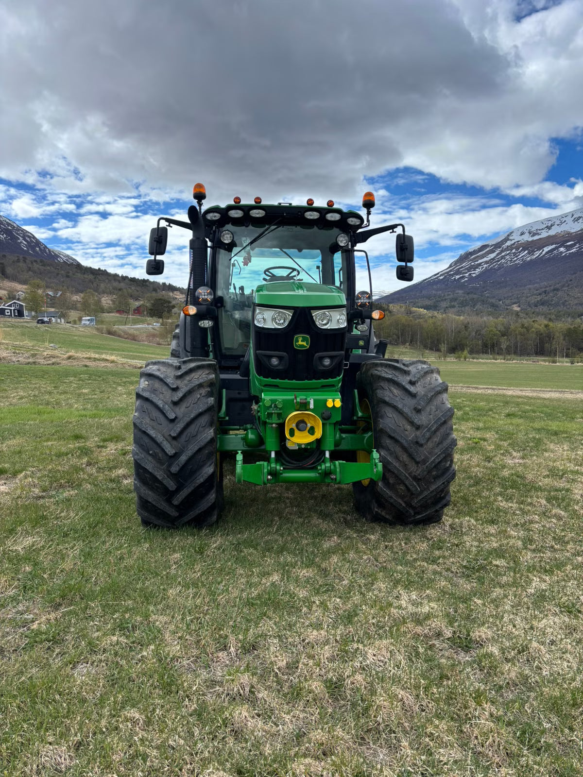 Trator John Deere 6150R