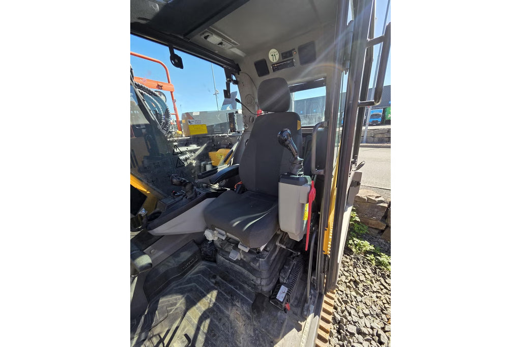 Pelle Volvo ECR145EL