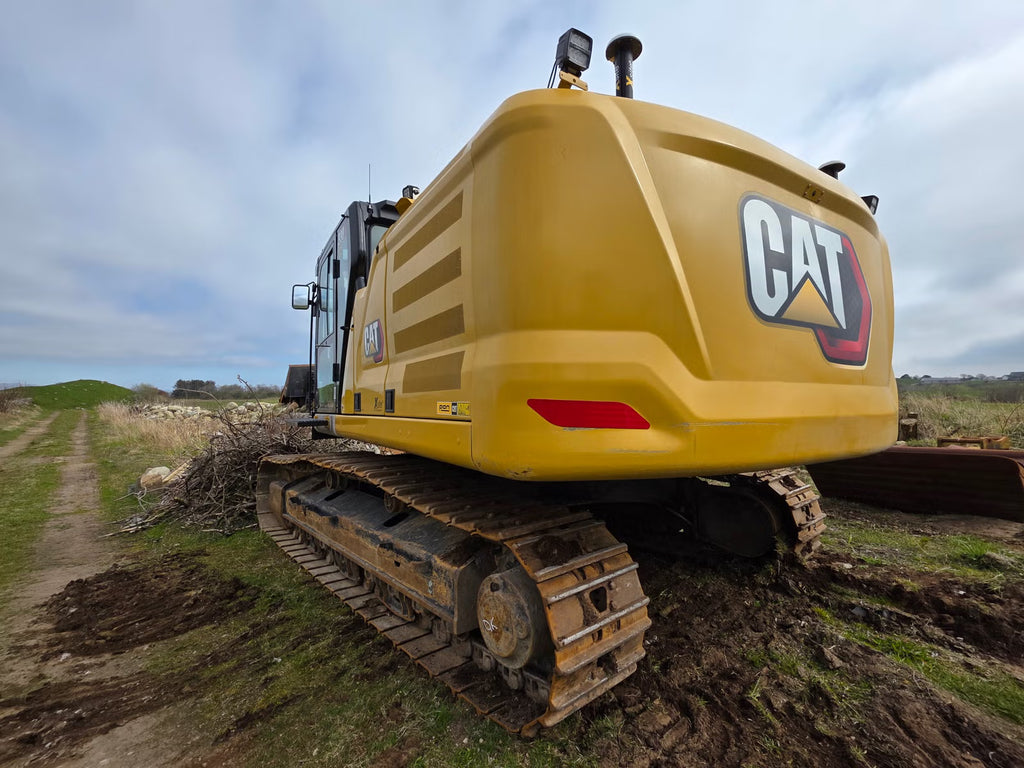 Pelle Cat 330 NG + Radiocommande