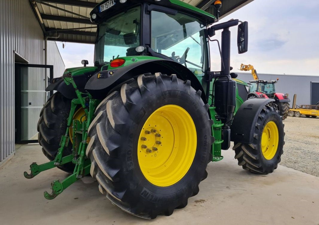 Tractor John Deere 6145R – 2015 – 4 320 horas