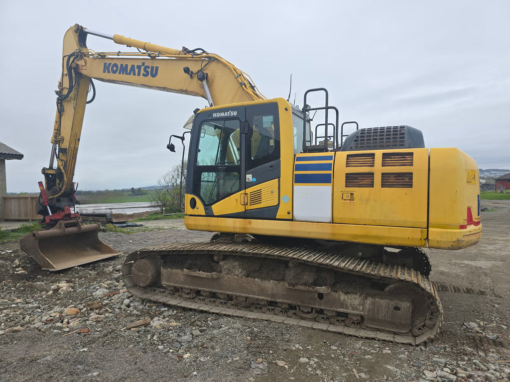 Pelle Komatsu PC240LC-10