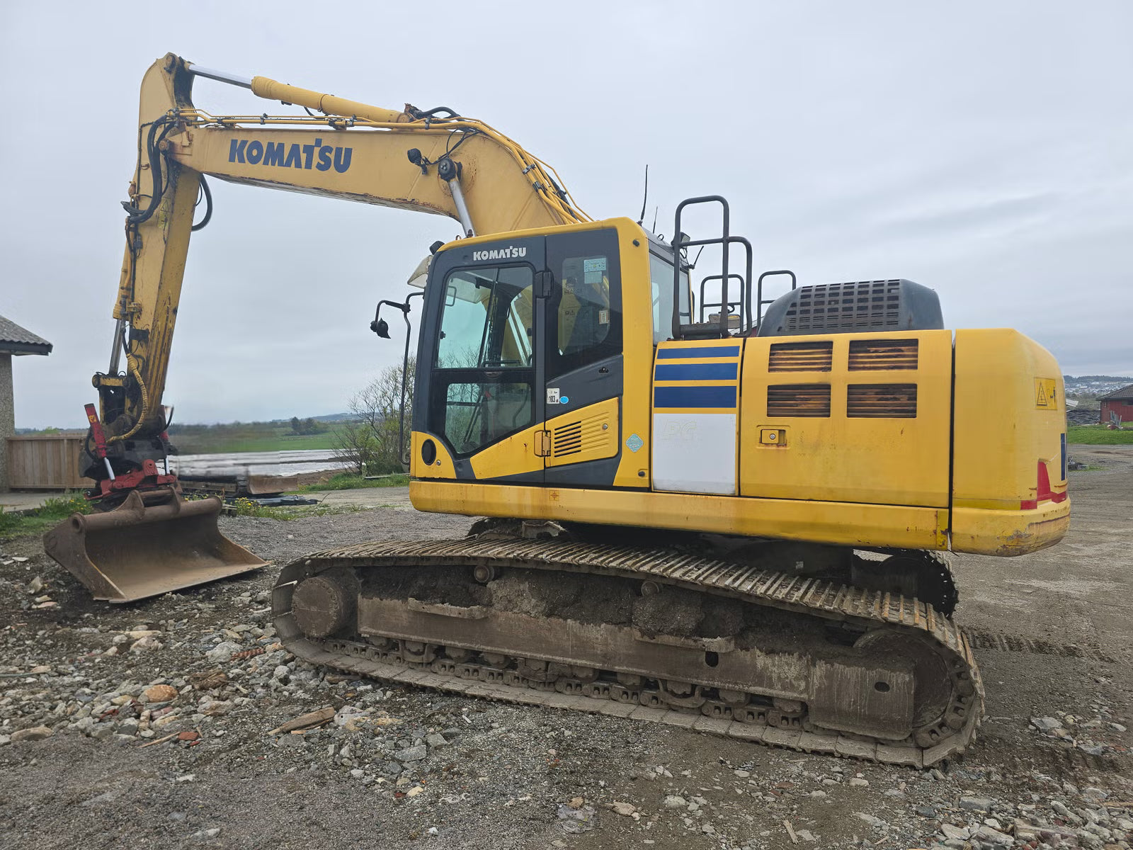 Pelle Komatsu PC240LC-10