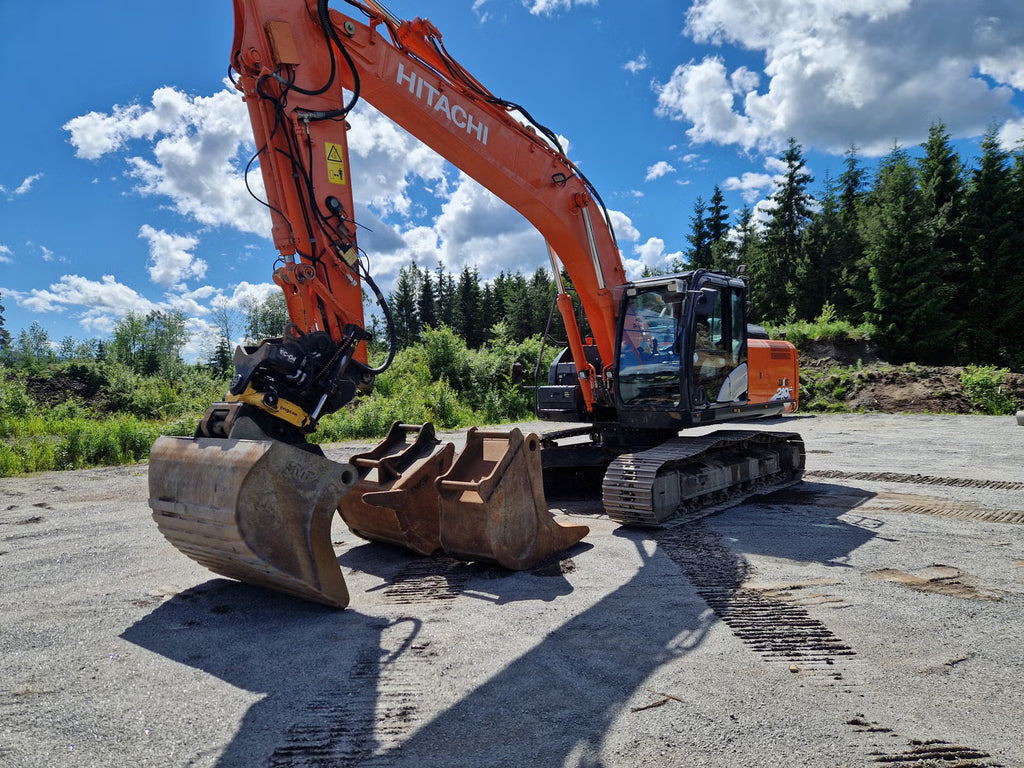 Pelle Hitachi ZX210LC-6