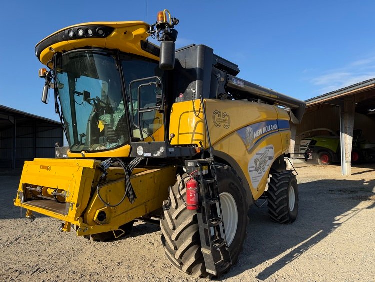 Moissonneuse-batteuse New Holland CH 7.70