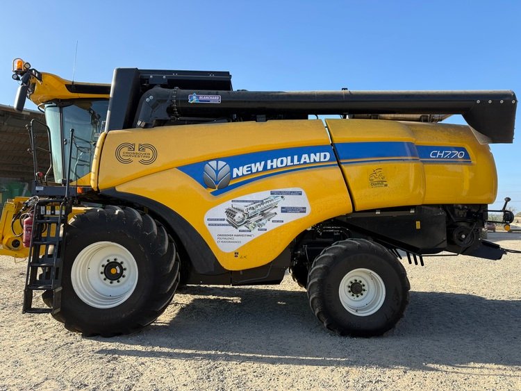 Moissonneuse-batteuse New Holland CH 7.70