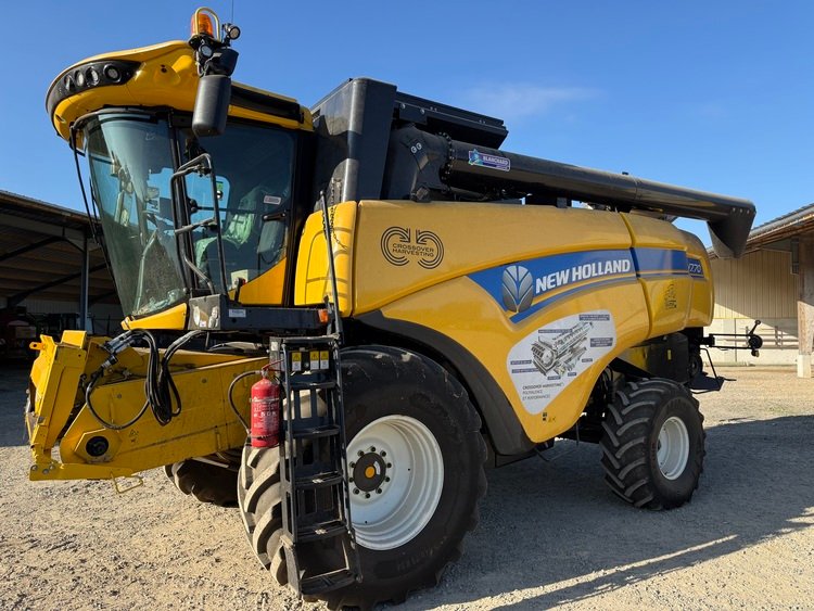 Moissonneuse-batteuse New Holland CH 7.70