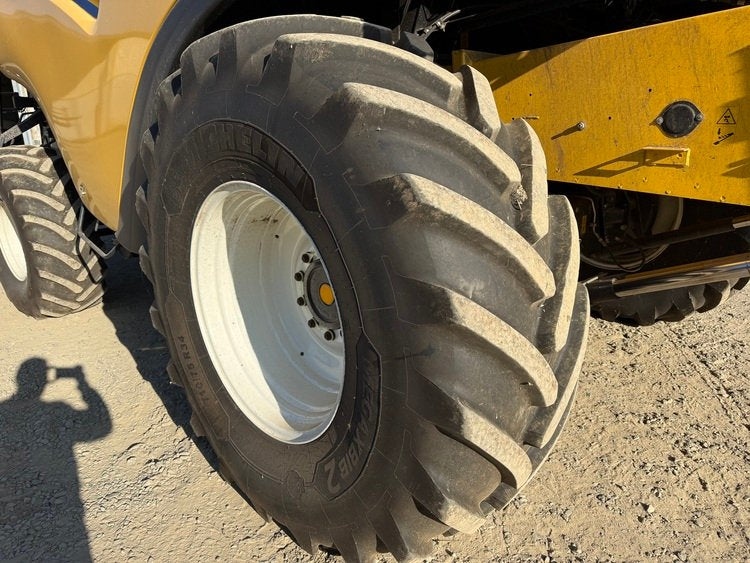 Moissonneuse-batteuse New Holland CH 7.70