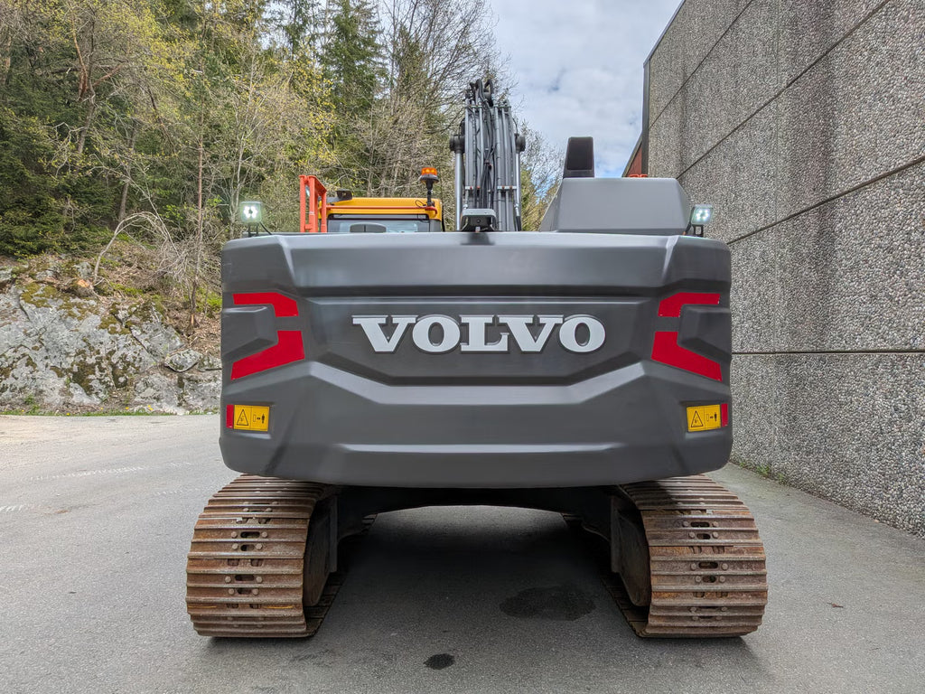 Pelle Volvo EC200E