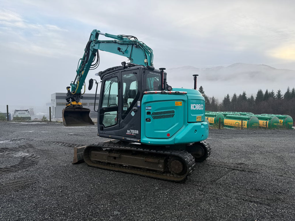 Pelle Kobelco SK75SR-7