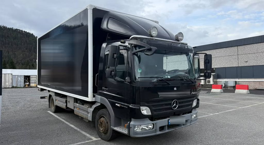 Camion Mercedes-Benz 818 L