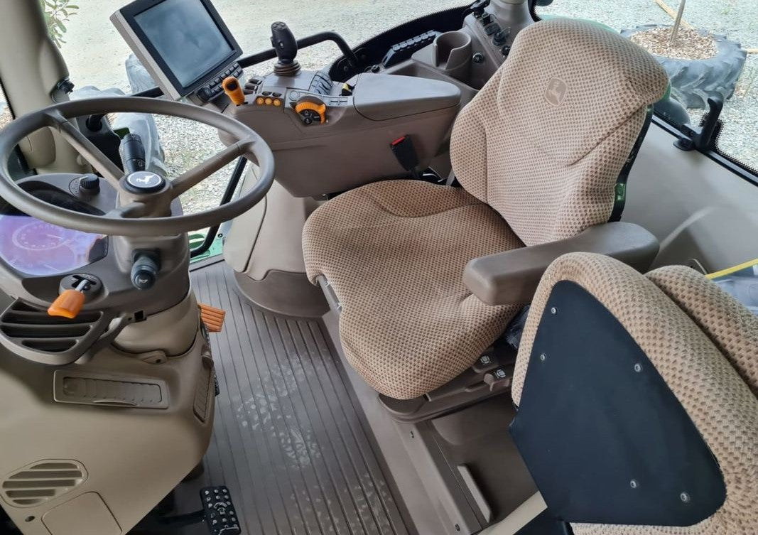 Tractor John Deere 6145R – 2015 – 4 320 horas