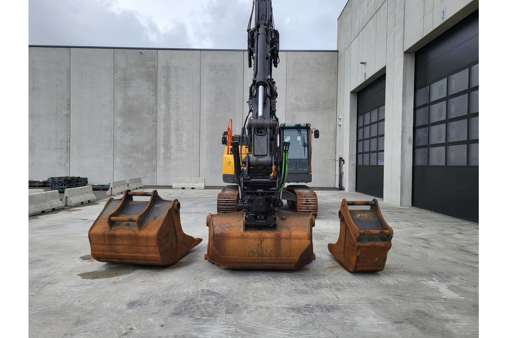 Pelle Volvo ECR235EL