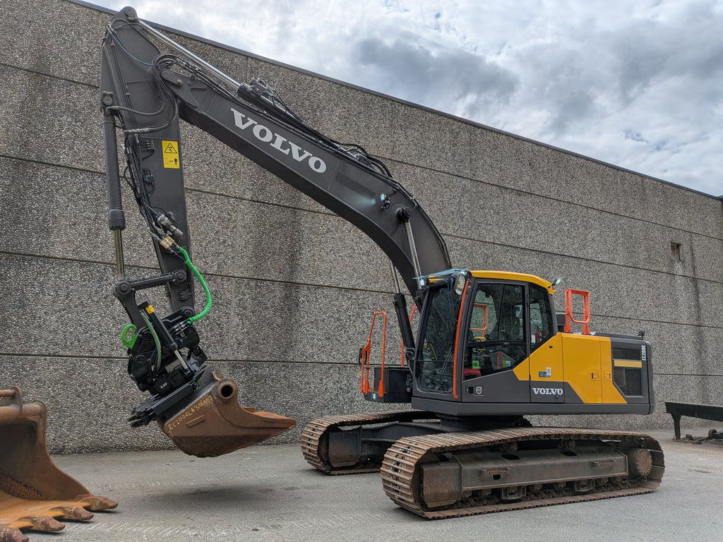 Pelle Volvo EC200E