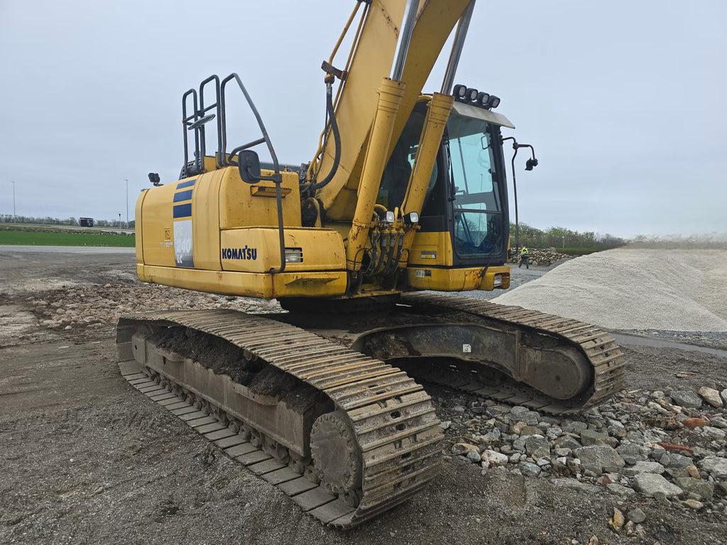Pelle Komatsu PC240LC-10