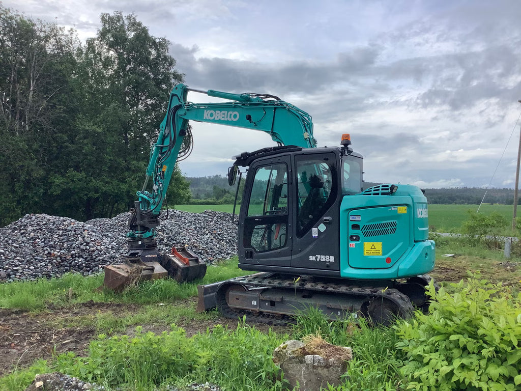 Pelle Kobelco SK75SR-7