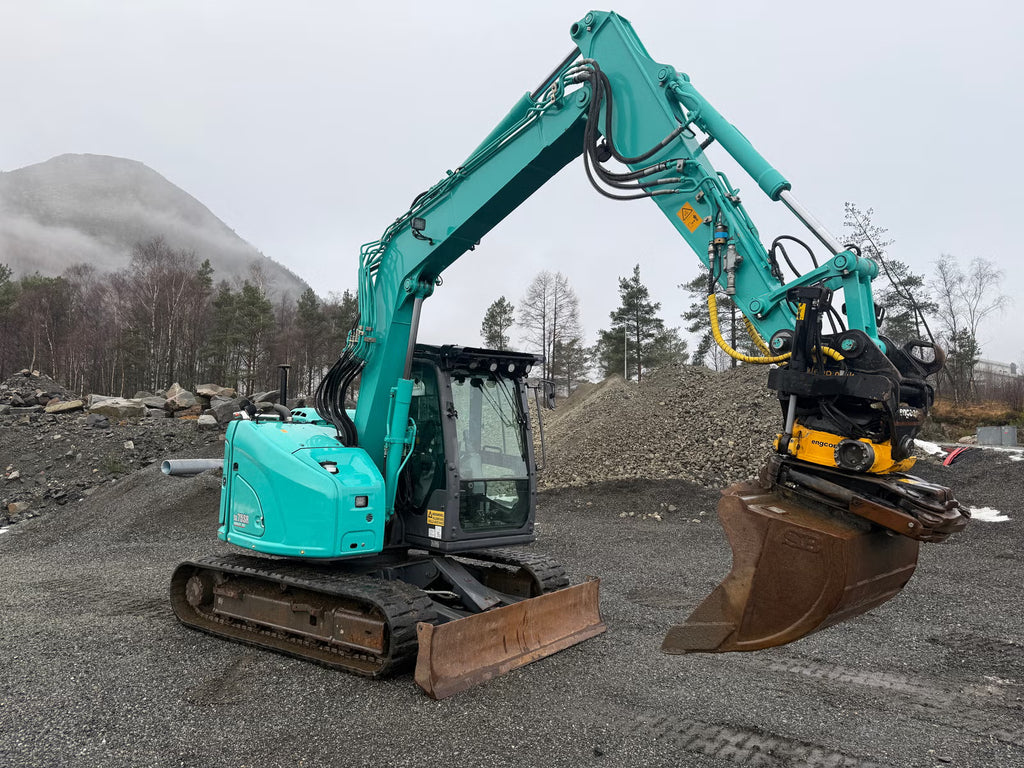 Pelle Kobelco SK75SR-7