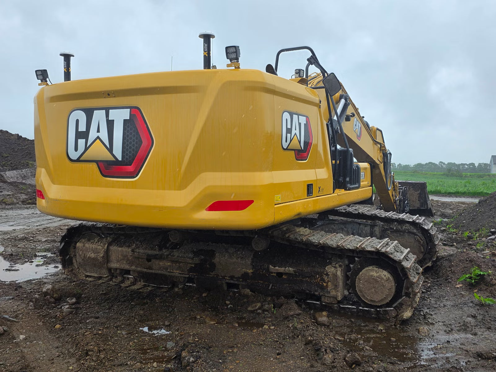 Pelle Cat 330 NG + Radiocommande