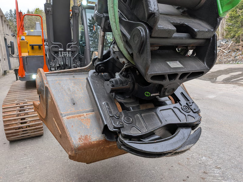 Pelle Volvo EC200E