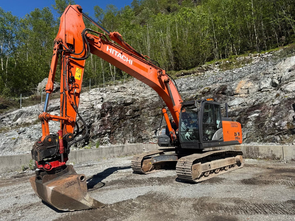 Pelle Hitachi ZX210LC-5B