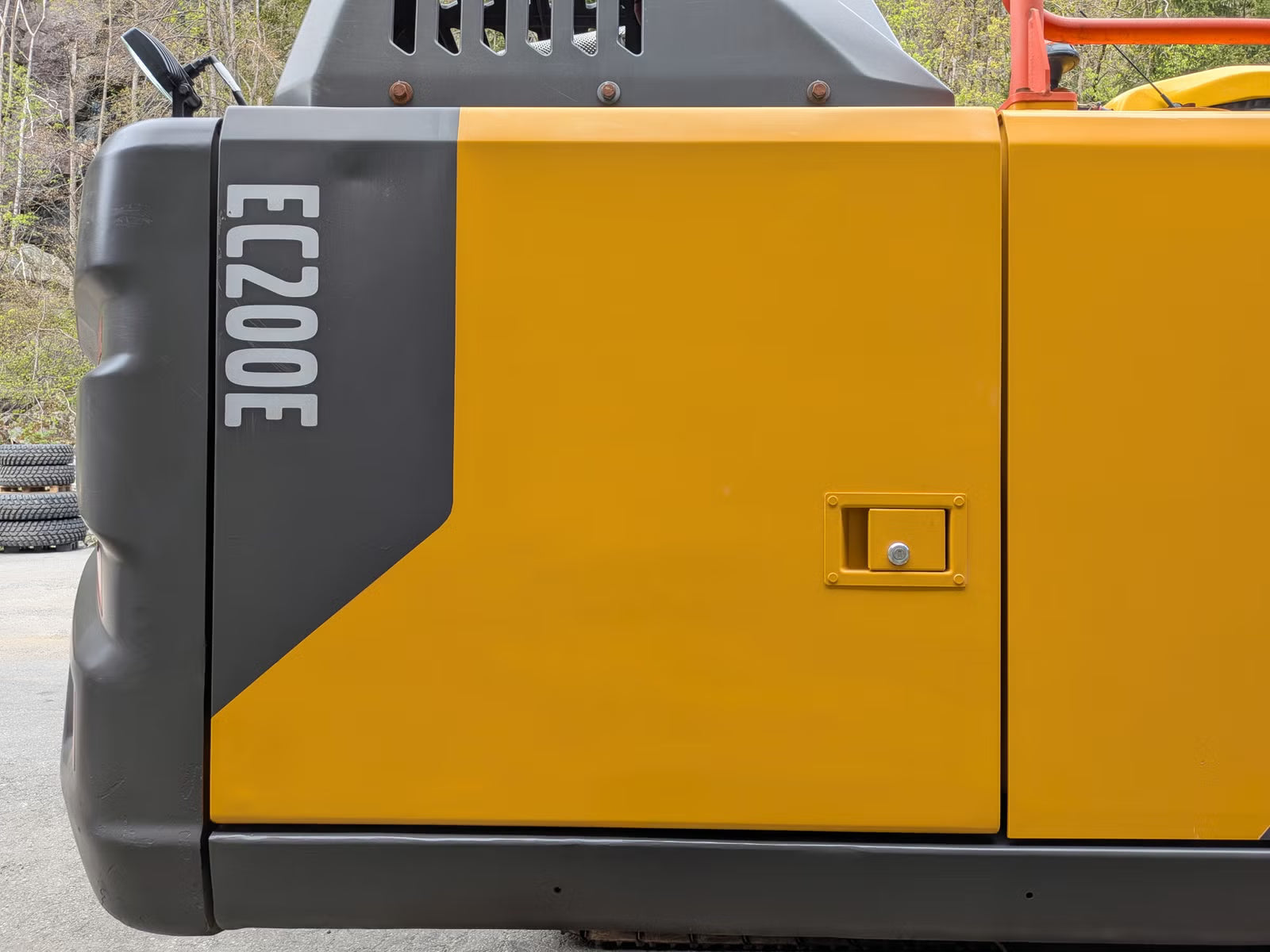 Pelle Volvo EC200E
