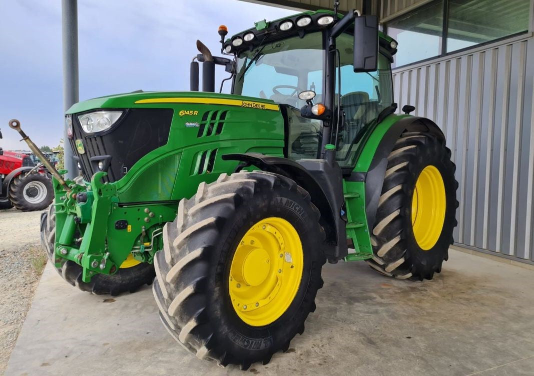 Tracteur John Deere 6145R – 2015 – 4 320 heures