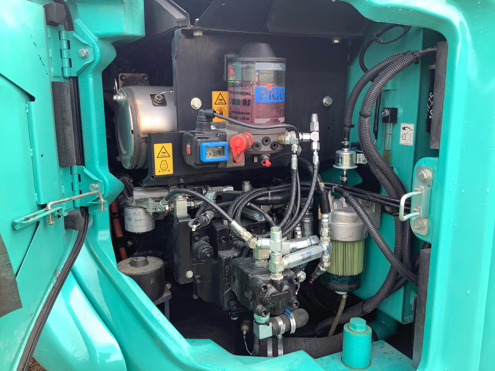 Pelle Kobelco SK75SR-7