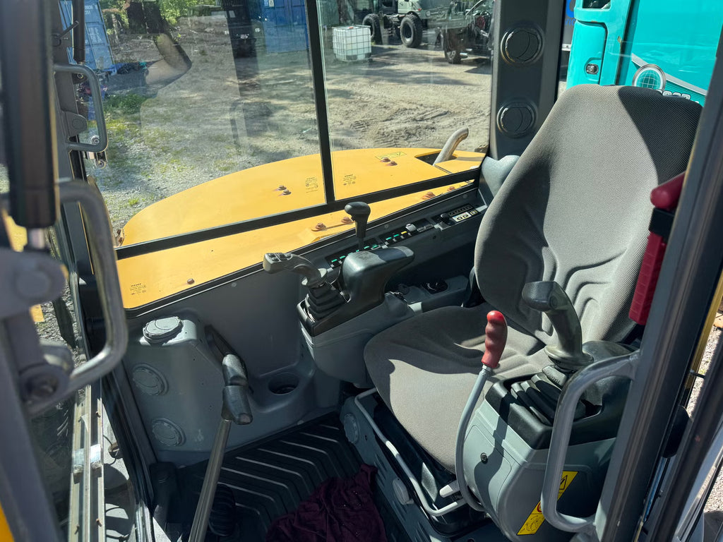 Mini Pelle Excavatrice Volvo ECR88Plus + 3 Godets