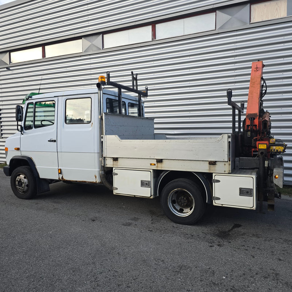 Camion Mercedes-Benz Vario 815D 2003 - Camion-grue 150 ch