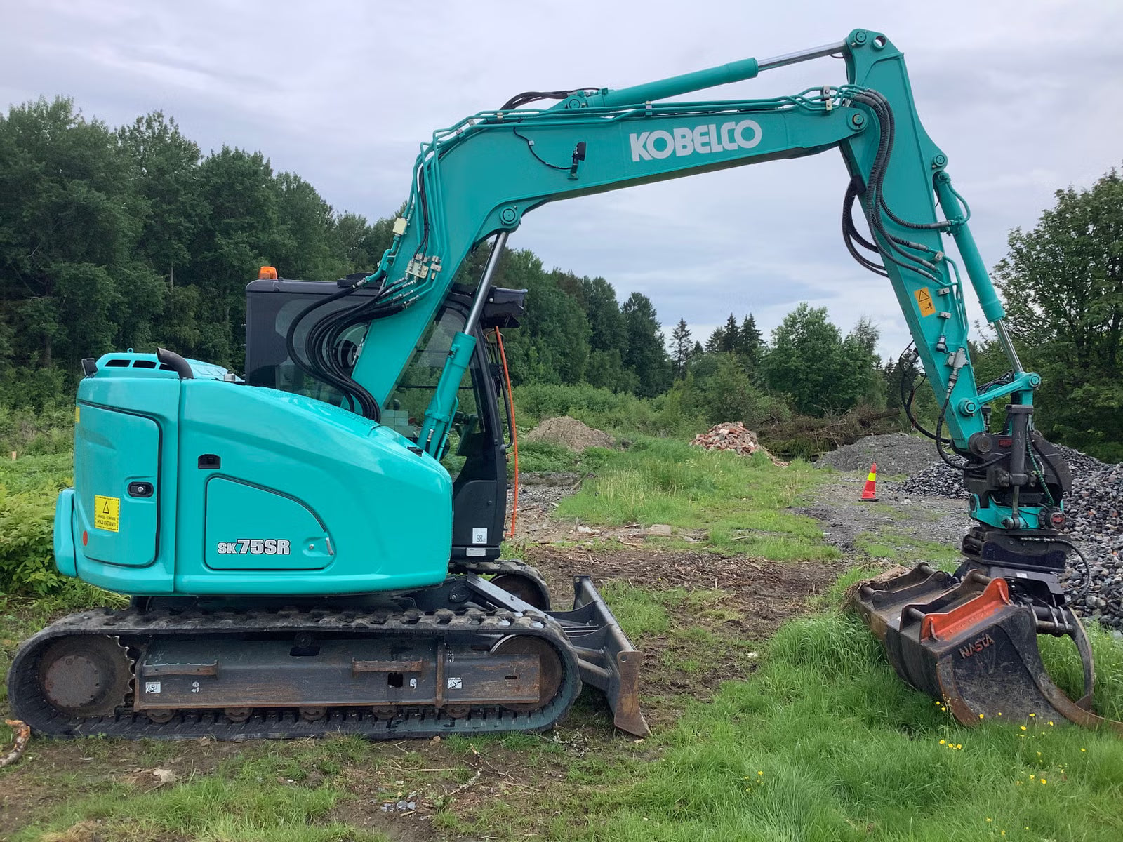 Pelle Kobelco SK75SR-7