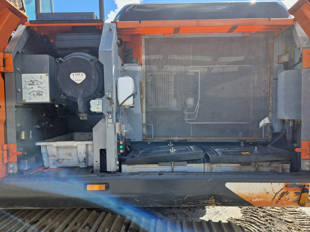 Pelle Hitachi ZX210LC-6