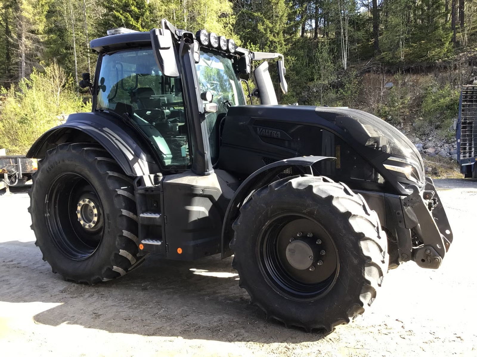 Tracteur Valtra Q305 Twin Track