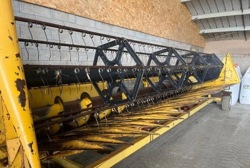 Moissonneuse-batteuse New Holland CR980